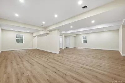 135 Adams Street, Garden City, NY 11530 - Photo 31