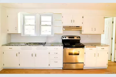 171 Stoneleigh Avenue #A, Carmel, NY 10512 - Photo 9