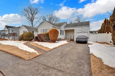 191 N Albany Avenue, Massapequa, NY 11758 - Photo 19