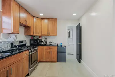 60 Saint Johns Avenue, Valley Stream, NY 11580 - Photo 23