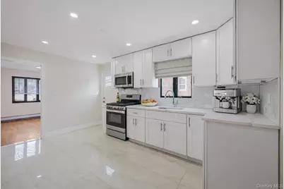 60 Saint Johns Avenue, Valley Stream, NY 11580 - Photo 5