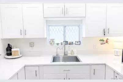 24 Anchor Path, Calverton, NY 11933 - Photo 3