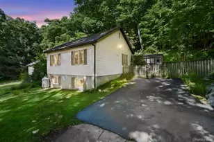 19 Woodlawn Rd, Putnam Valley, NY 10579 - Photo 5