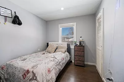 109 New York Avenue, Bay Shore, NY 11706 - Photo 13