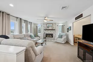 8 Sinnickson Rd, Center Moriches, NY 11934 - Photo 5