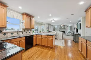 8 Sinnickson Rd, Center Moriches, NY 11934 - Photo 9