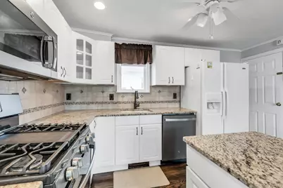 48 E Madison Street, East Islip, NY 11730 - Photo 11