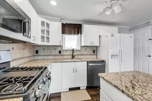 48 E Madison St, East Islip, NY 11730 - Photo 11