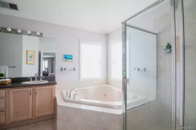 141 Friendship Court, White Plains, NY 10603 - Photo 25