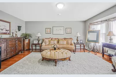 3 Biscayne Avenue, Farmingville, NY 11738 - Photo 9