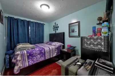 1662 Greenway Boulevard, Valley Stream, NY 11580 - Photo 9