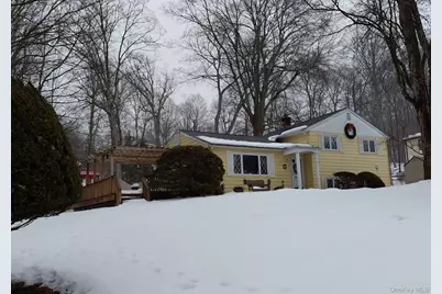 32 Woodland Boulevard, Cortlandt Manor, NY 10567 - Photo 3