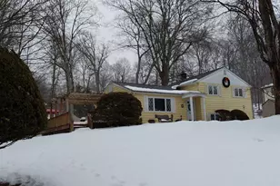 32 Woodland Blvd, Cortlandt Manor, NY 10567 - Photo 3