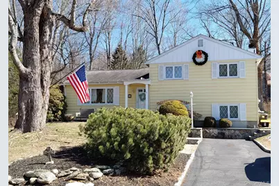 32 Woodland Boulevard, Cortlandt Manor, NY 10567 - Photo 1