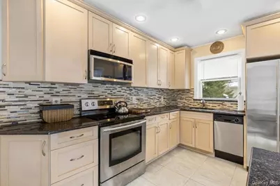 15 Chauncey Street, Tuckahoe, NY 10707 - Photo 7