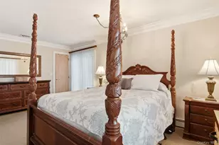 21 Shore Dr W, Copiague, NY 11726 - Photo 19