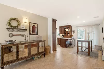 21 Shore Drive W, Copiague, NY 11726 - Photo 13