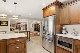 21 Shore Dr W, Copiague, NY 11726 - Photo 11