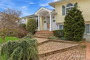 138 Washington St, Farmingdale, NY 11735 - Photo 3