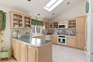 138 Washington St, Farmingdale, NY 11735 - Photo 9