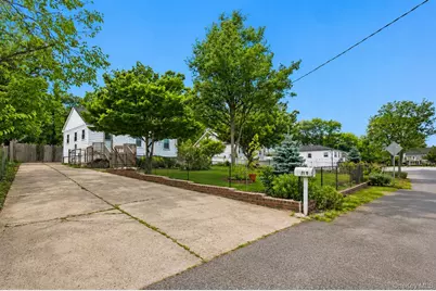 11 Jefferson Avenue, Wyandanch, NY 11798 - Photo 25