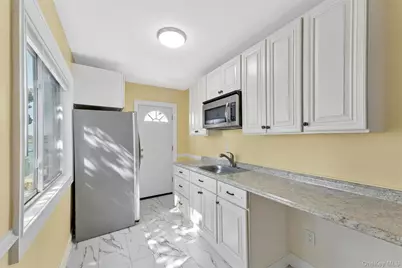 890 S Long Beach Avenue, Freeport, NY 11520 - Photo 31