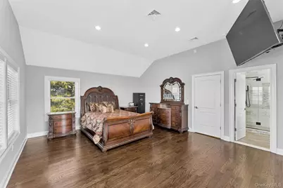 890 S Long Beach Avenue, Freeport, NY 11520 - Photo 15