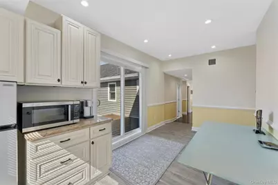 890 S Long Beach Avenue, Freeport, NY 11520 - Photo 21