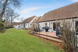 617 Lake Ct, Middle Island, NY 11953 - Photo 19