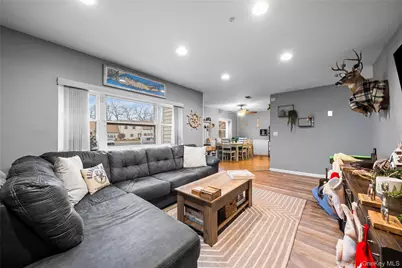 617 Lake Court #617, Middle Island, NY 11953 - Photo 7