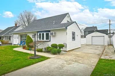 232 Old Farm Road, Levittown, NY 11756 - Photo 3