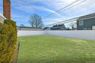 232 Old Farm Rd, Levittown, NY 11756 - Photo 23