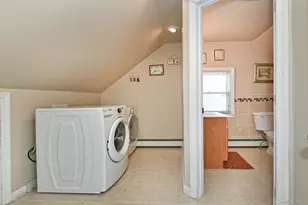 232 Old Farm Rd, Levittown, NY 11756 - Photo 19