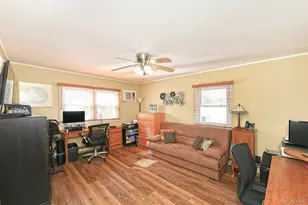232 Old Farm Rd, Levittown, NY 11756 - Photo 15