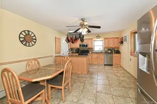 232 Old Farm Rd, Levittown, NY 11756 - Photo 7