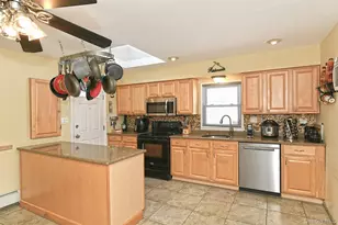 232 Old Farm Rd, Levittown, NY 11756 - Photo 5