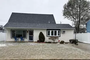 232 Old Farm Rd, Levittown, NY 11756 - Photo 3