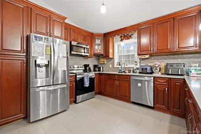 23 Hazelwood Road N, Wurtsboro, NY 12790 - Photo 5