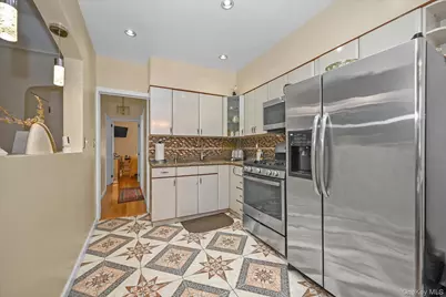 77-06 Kneeland Avenue, Elmhurst, NY 11373 - Photo 7