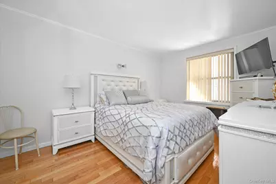 77-06 Kneeland Avenue, Elmhurst, NY 11373 - Photo 9