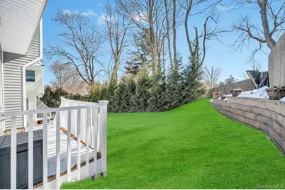 18 Hillcrest Street, Huntington, NY 11743 - Photo 23