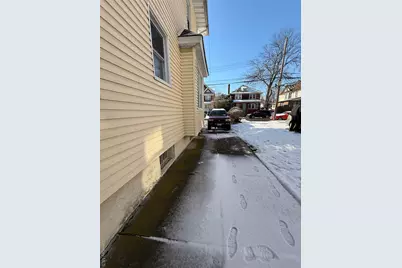 9021 189th Street, Hollis, NY 11423 - Photo 5