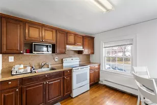 38 Forest Ave, Glen Cove, NY 11542 - Photo 5