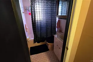 32 Butler Blvd, Elmont, NY 11003 - Photo 17