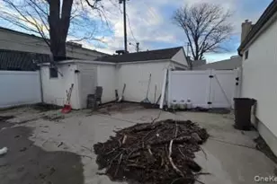 32 Butler Blvd, Elmont, NY 11003 - Photo 5