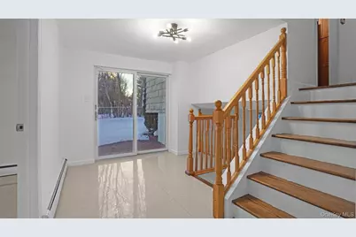 22 Marshall Lane, Westbury, NY 11590 - Photo 17