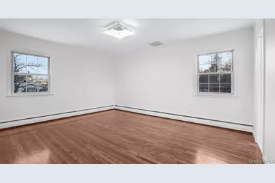 22 Marshall Lane, Westbury, NY 11590 - Photo 9