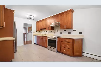 22 Marshall Lane, Westbury, NY 11590 - Photo 13