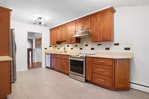 22 Marshall Ln, Westbury, NY 11590 - Photo 13