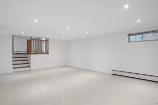 22 Marshall Ln, Westbury, NY 11590 - Photo 21